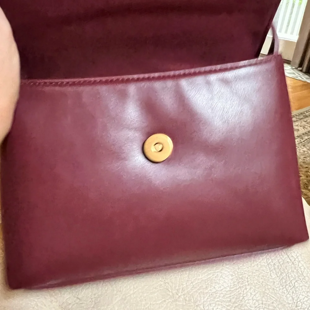 Brandy Melville burgundy Crossbody Bag - Picture 4 of 5